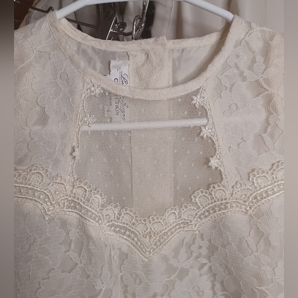 Boho Lace Top with Buttons in the Back. - Picture 2 of 8